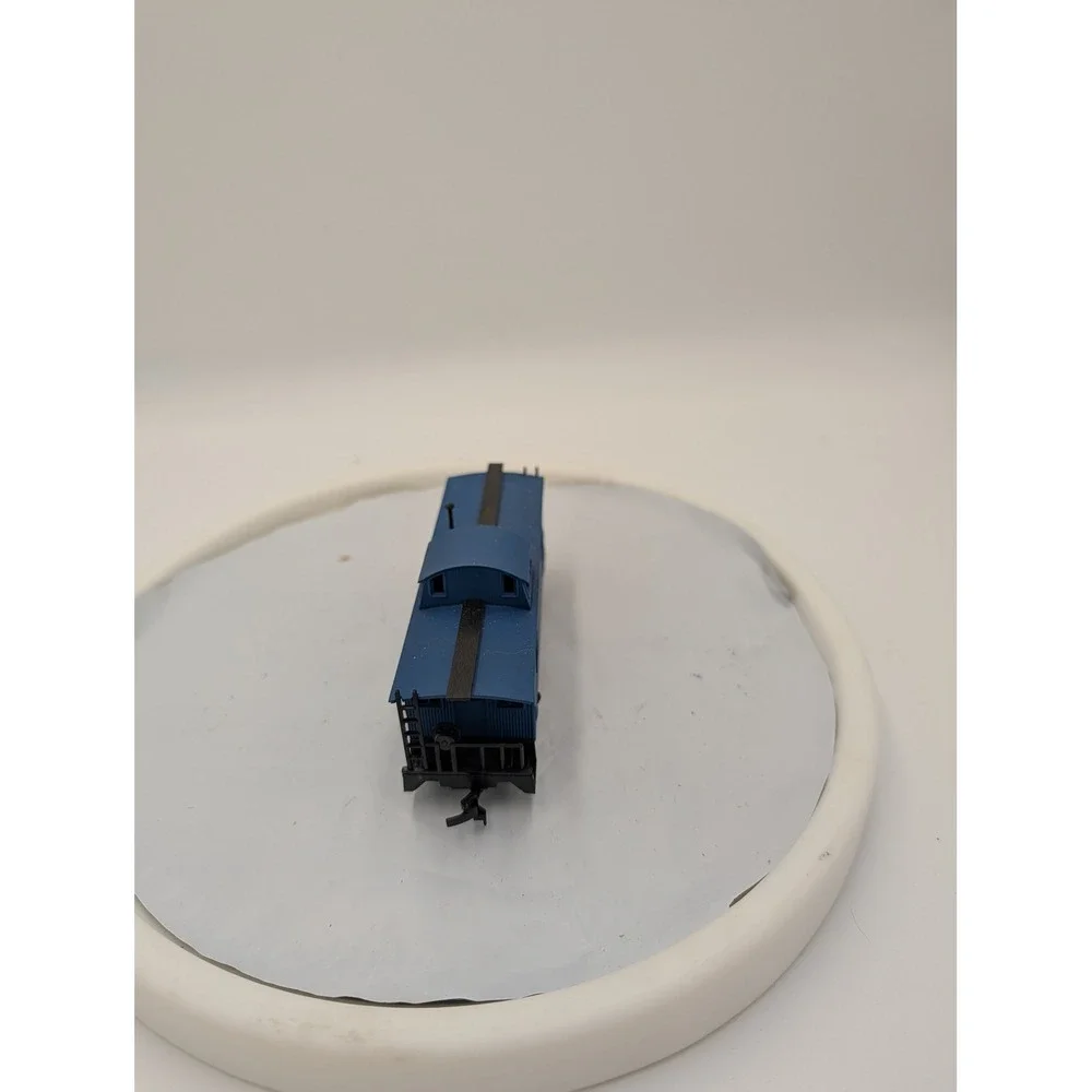HO Scale Blue Caboose 9151 Model Train Rolling Stock Rail Car